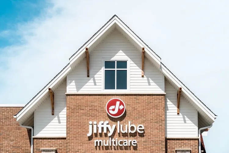 Jiffy Lube Excel Engineering   Medium EXL Jiffy Lube Oconomowoc 3 675fd50377 